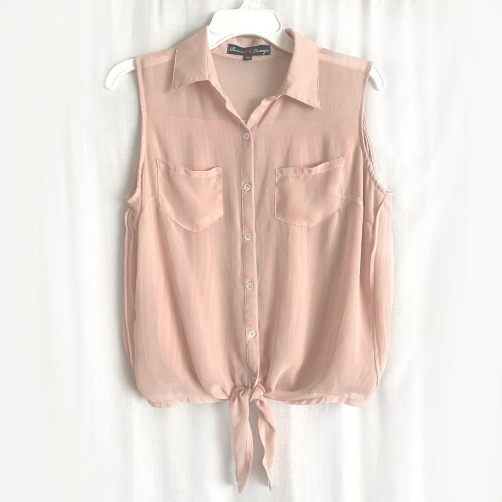 Elegant women's chiffon blouse. Size M. Button front. Pleated back. Blush pink